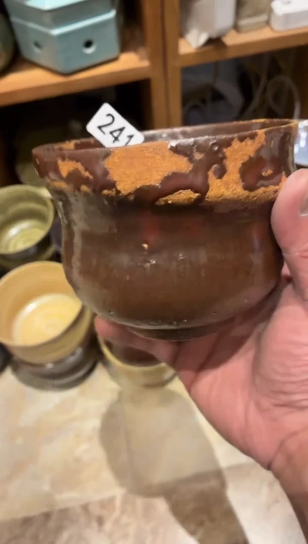 瓷片真**为241棕咖色扭扭碗1个