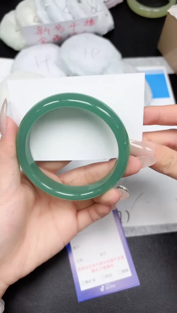 未镶嵌手镯石英质玉220/6364