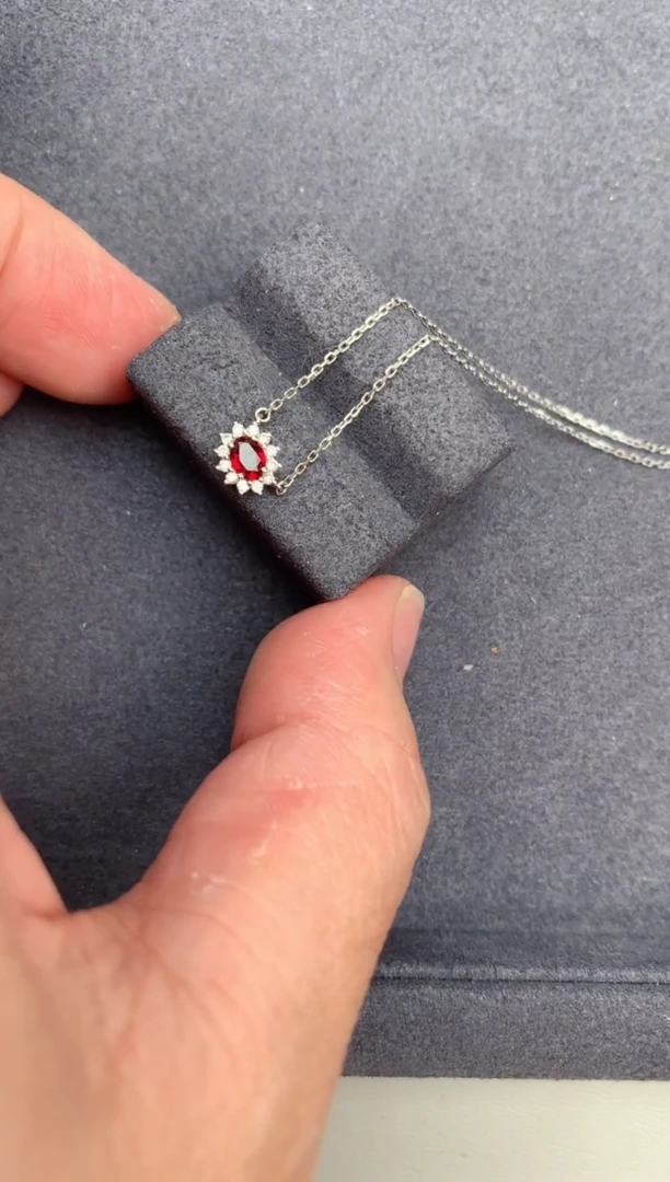 【闪购商品】红宝石颈饰18K金镶嵌17分鸽血红项链