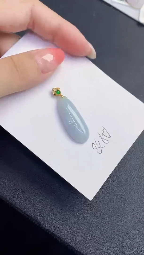翡翠未镶嵌颈饰缅甸天然翡翠A货