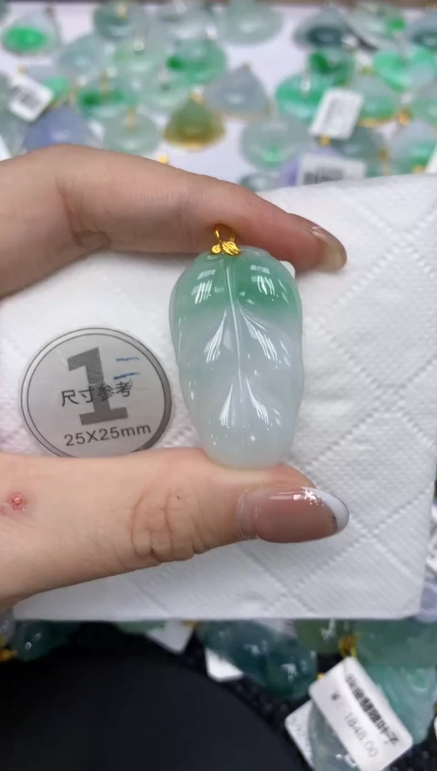 颈饰18K金镶嵌翡翠1111111