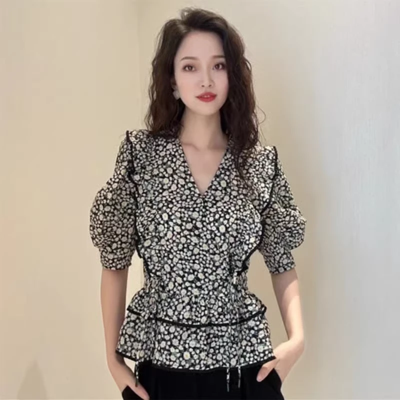 【专柜品质】夏季新款V领收腰气质泡泡袖短袖衬衫女1300913