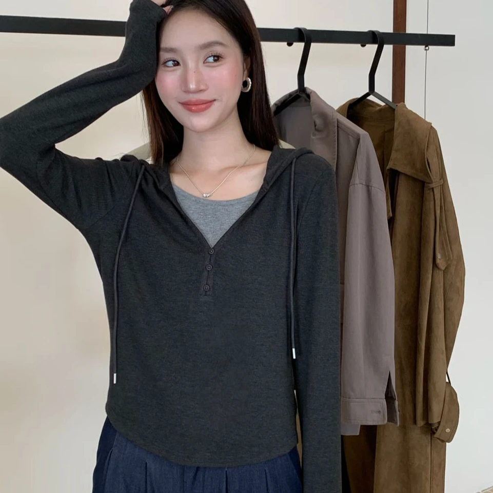 [ W i F i ]伊歌莉7236秋装洋气新款v领时尚假两件连帽卫衣