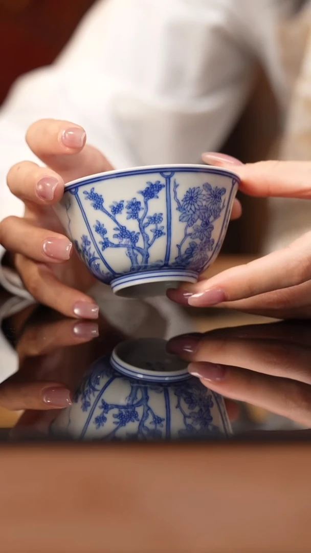 杯看山柴窑青花开窗