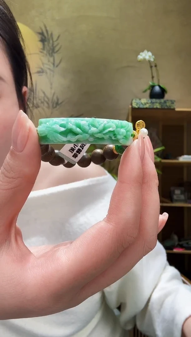 颈饰未镶嵌翡翠手牌