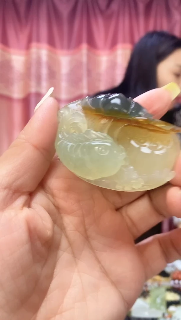 未镶嵌岫玉吊坠
