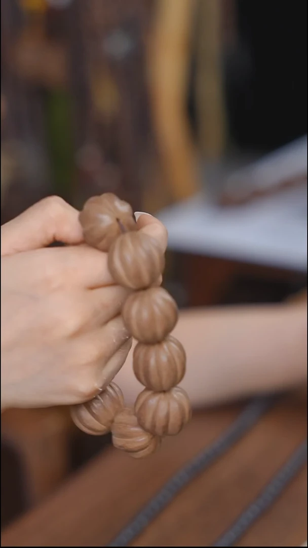 泥塑生命之光2.5左右瓜珠单圈手串款式