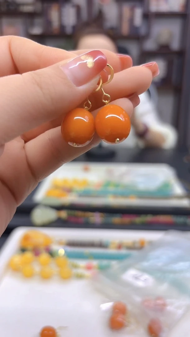 【闪购商品】蜜蜡耳饰14K金镶嵌耳勾E72