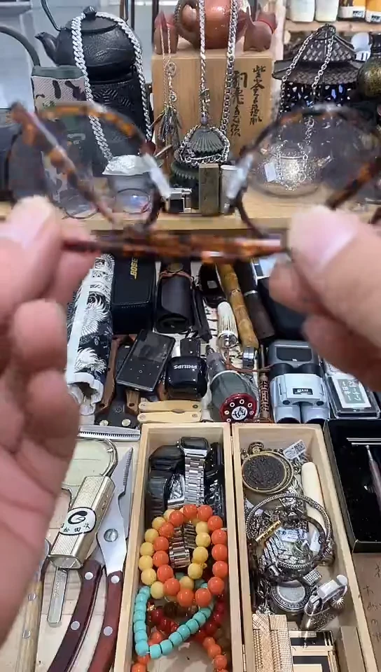 瓷片闪购商品  如图所示