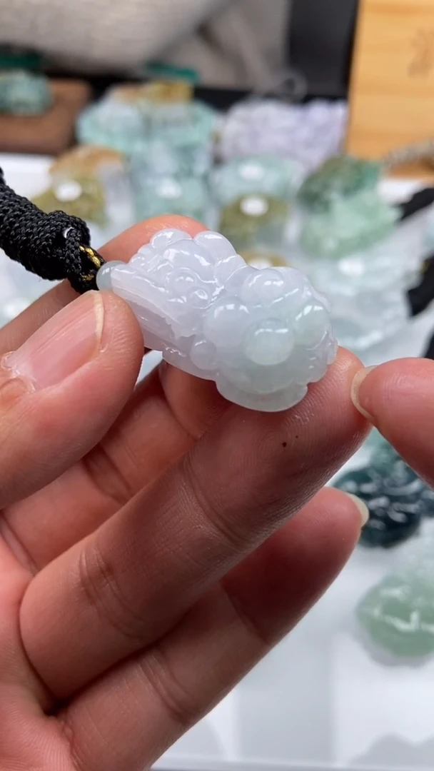 颈饰未镶嵌翡翠貔貅