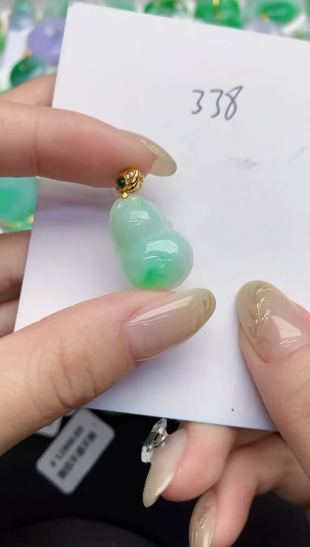 翡翠未镶嵌颈饰缅甸天然翡翠A货