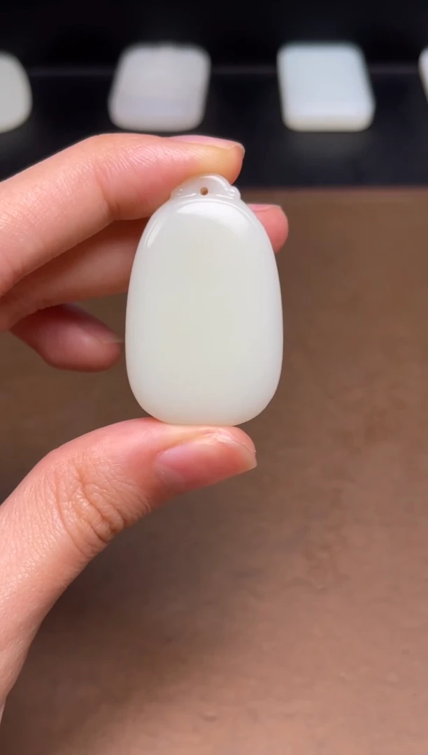 和田玉未镶嵌颈饰82