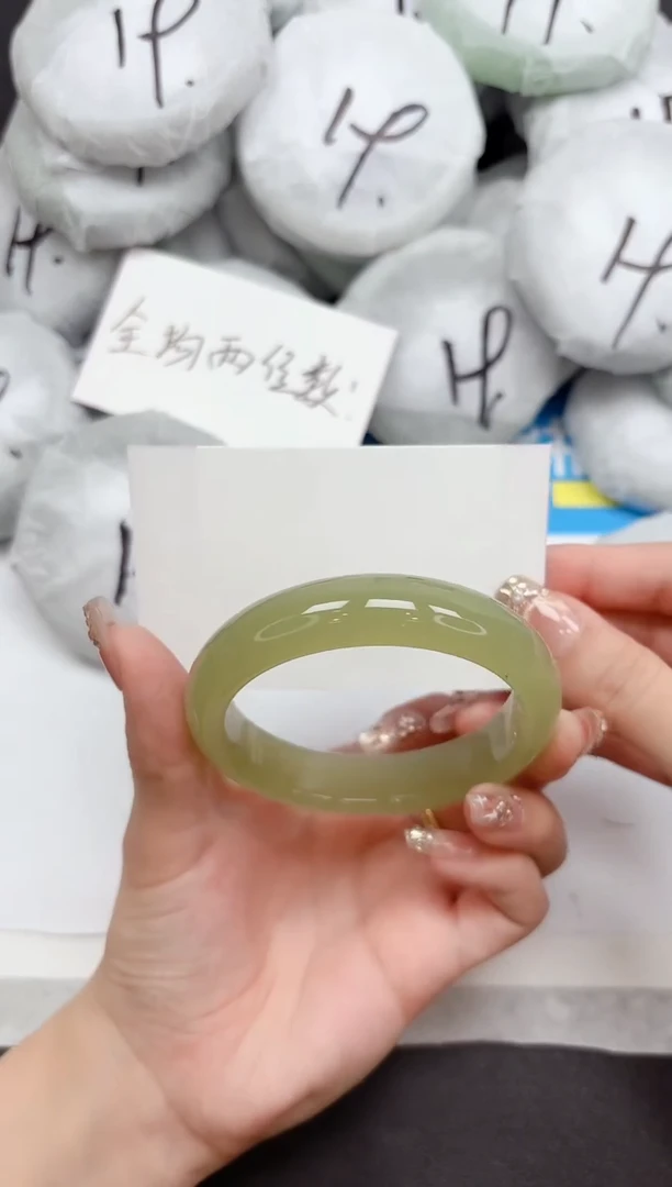 未镶嵌手镯石英质玉52-58.1