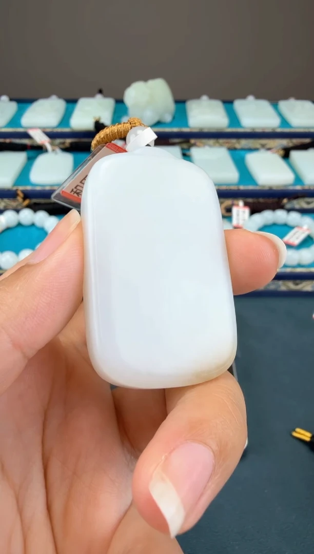 和田玉未镶嵌颈饰1