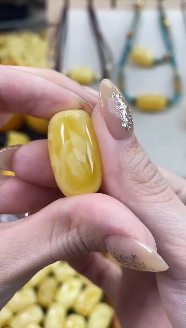 裸石琥珀未镶嵌J110