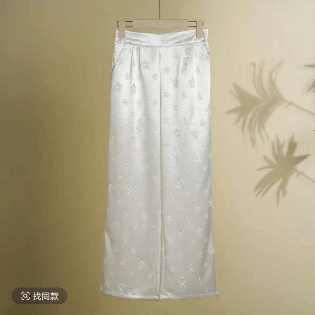【茶花】春夏款新中式醋酸段面简约时尚立体压花显瘦高级直筒裤