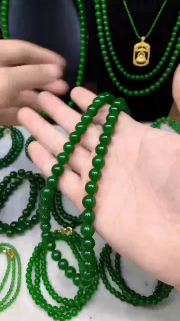 项链未镶嵌和田玉（碧玉）卡10