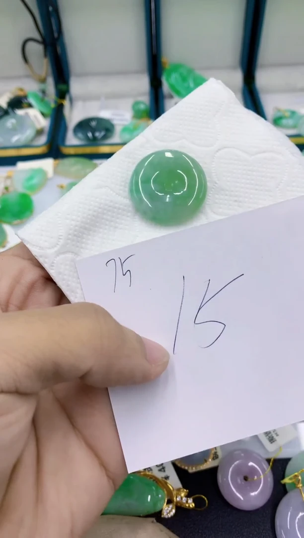 颈饰未镶嵌翡翠翡翠