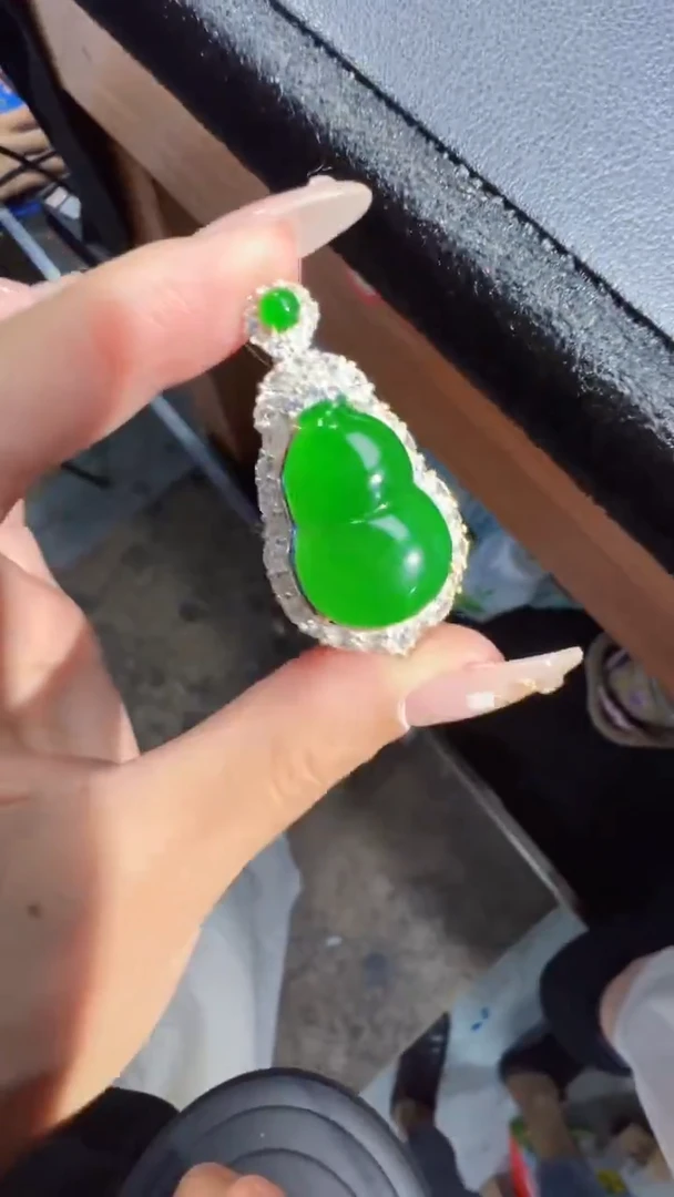未镶嵌定制翡翠翡翠A货有轻微色差属于正常现象，葫芦多样性发货1