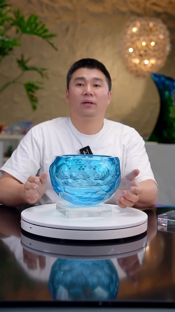 摆件宝石蓝色切面聚宝盆