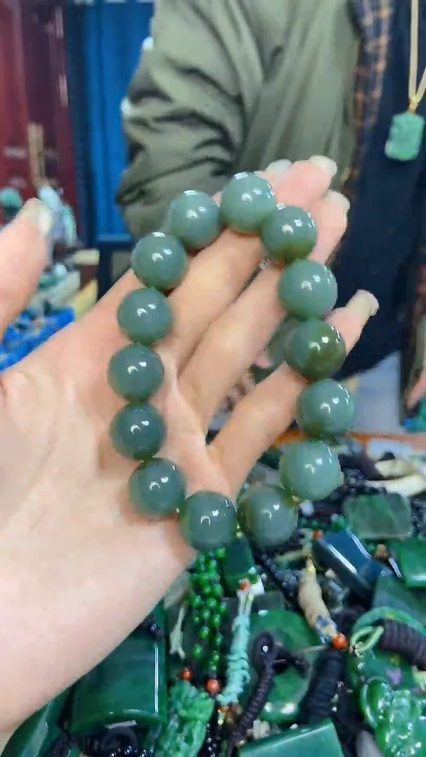 未镶嵌和田玉挂件1