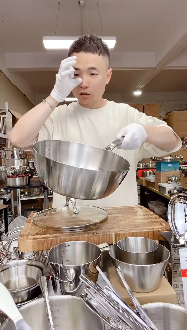 A28 微瑕卓德铭24cm雪平锅（使用）