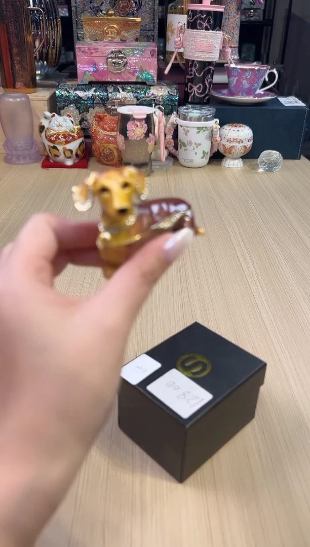 92咖色香肠狗