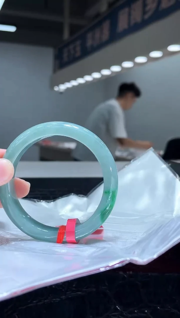 未镶嵌手镯翡翠7