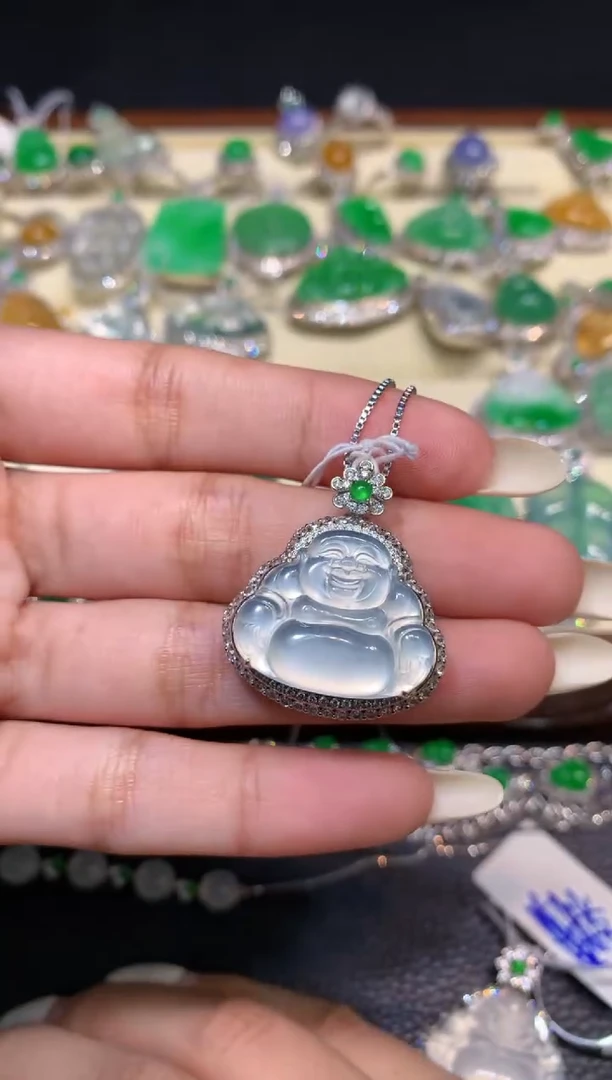 颈饰18K金镶嵌翡翠1