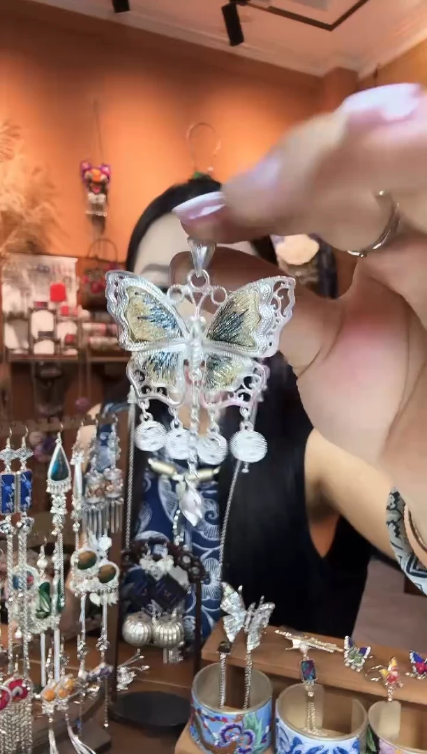 刺绣纯手工民族风吊坠
