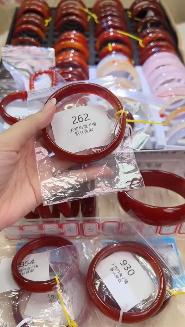 玛瑙/玉髓手镯未镶嵌62圈口*262