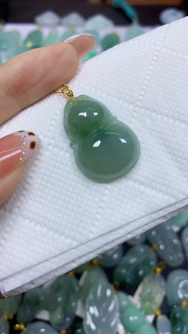 颈饰18K金镶嵌翡翠天然翡翠A货