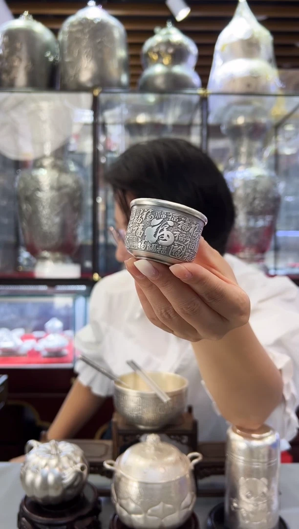 999浮雕百福 茶杯 35克 两个