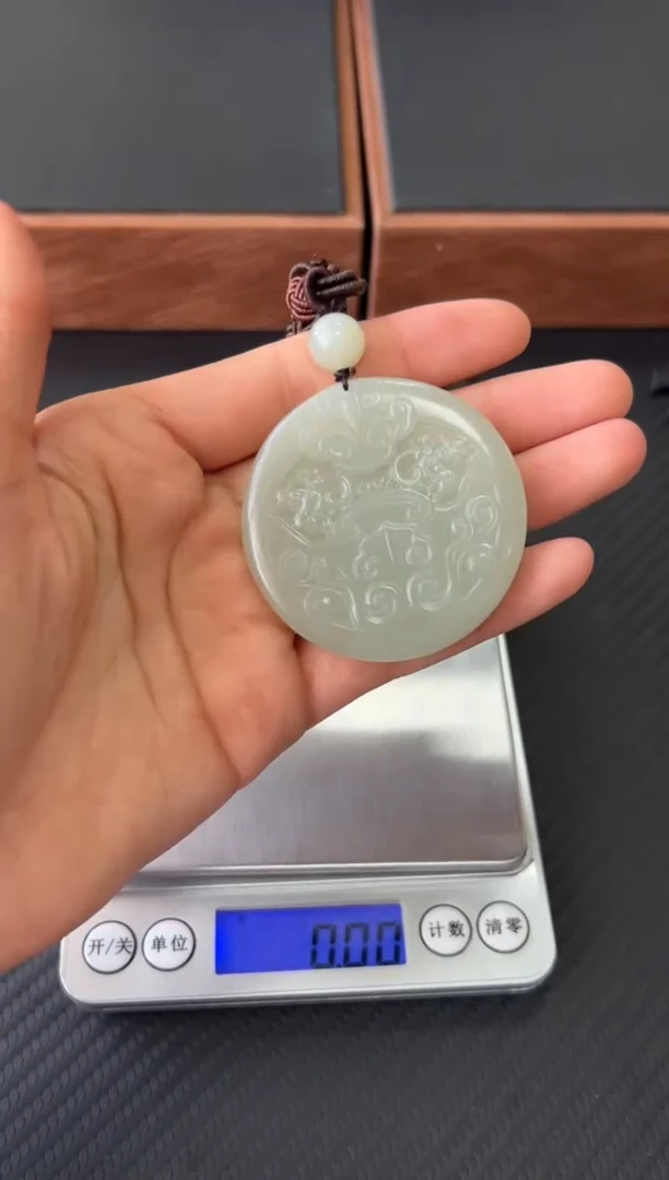 【闪购商品】和田玉未镶嵌把件且末微色差近矿