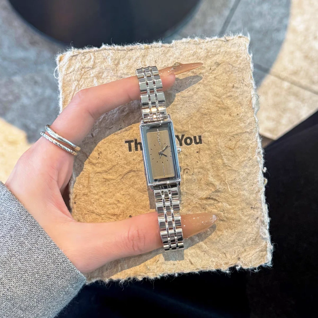 长方形银灰钢带小表盘女士小众轻奢复古风通勤石英表