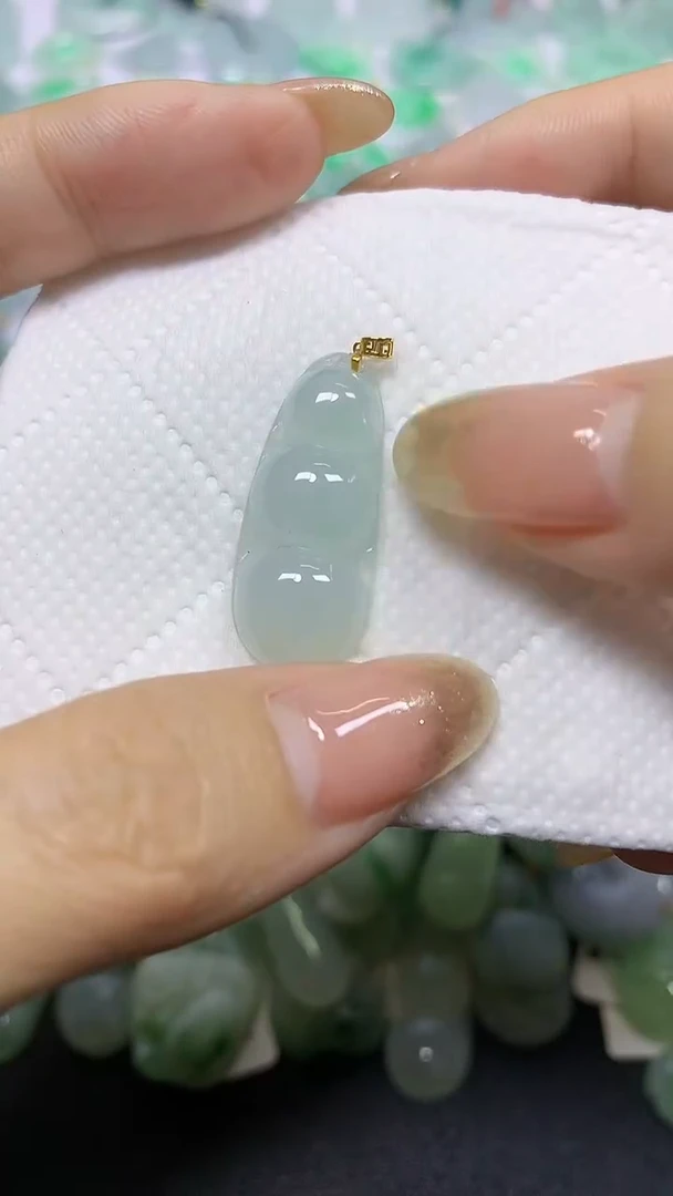 颈饰18K金镶嵌翡翠A货