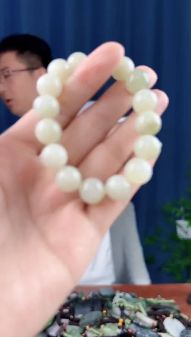 未镶嵌和田玉挂件拍一发一，多样性发货