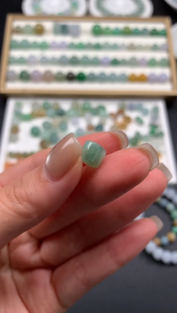 翡翠散珠泡***?天然翡翠B85