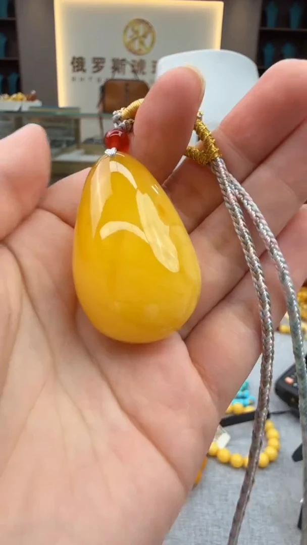 琥珀颈饰未镶嵌406秒拍号 假一罚三