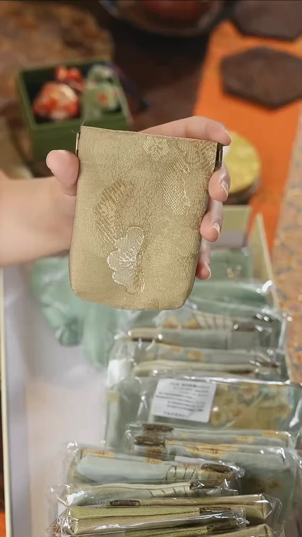 福利小鱼包...........