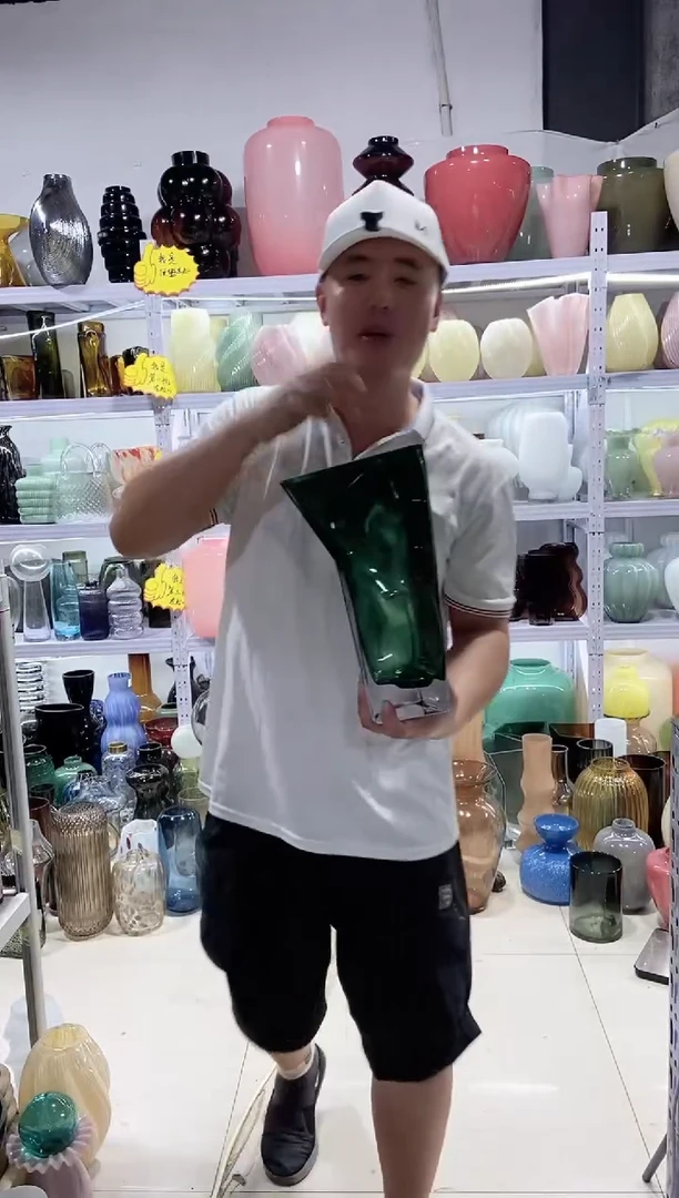 绿色比利时几何花瓶微瑕介意勿拍