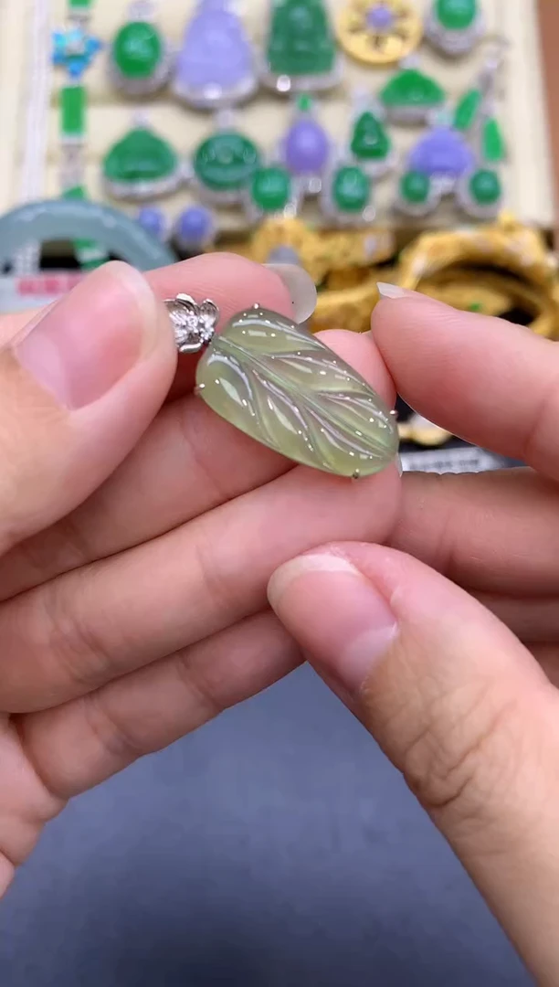 颈饰18K金镶嵌翡翠276-中国好珍宝