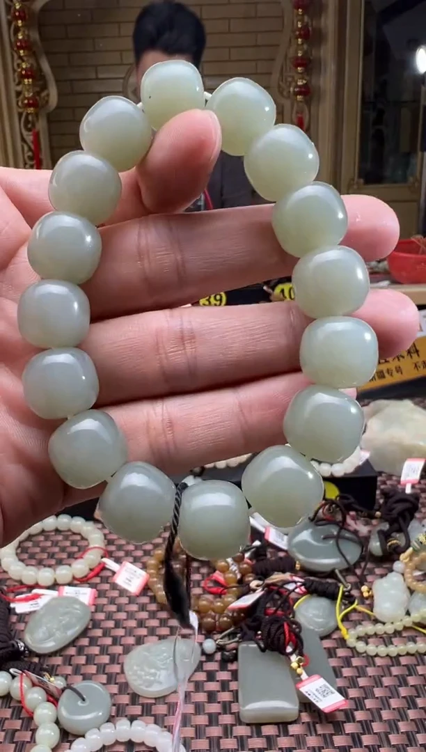 未镶嵌手串和田玉且末料青白玉老型珠手串卡13*14