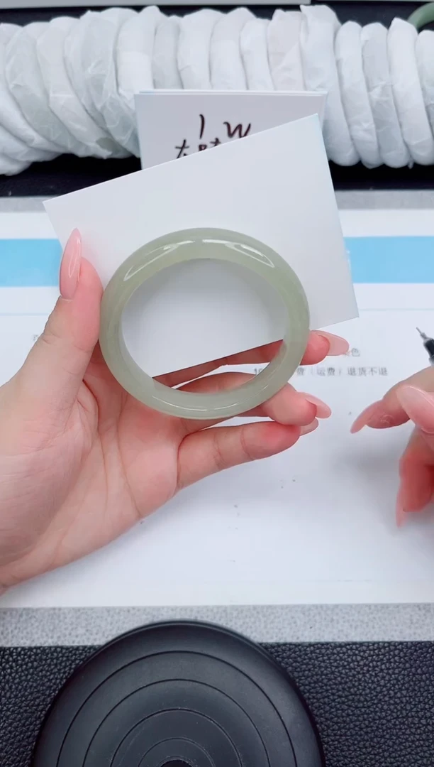 石英质玉手镯未镶嵌73-56.6