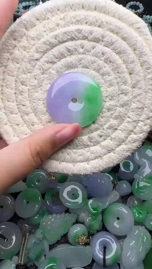 翡翠未镶嵌颈饰天然缅甸翡翠吊坠