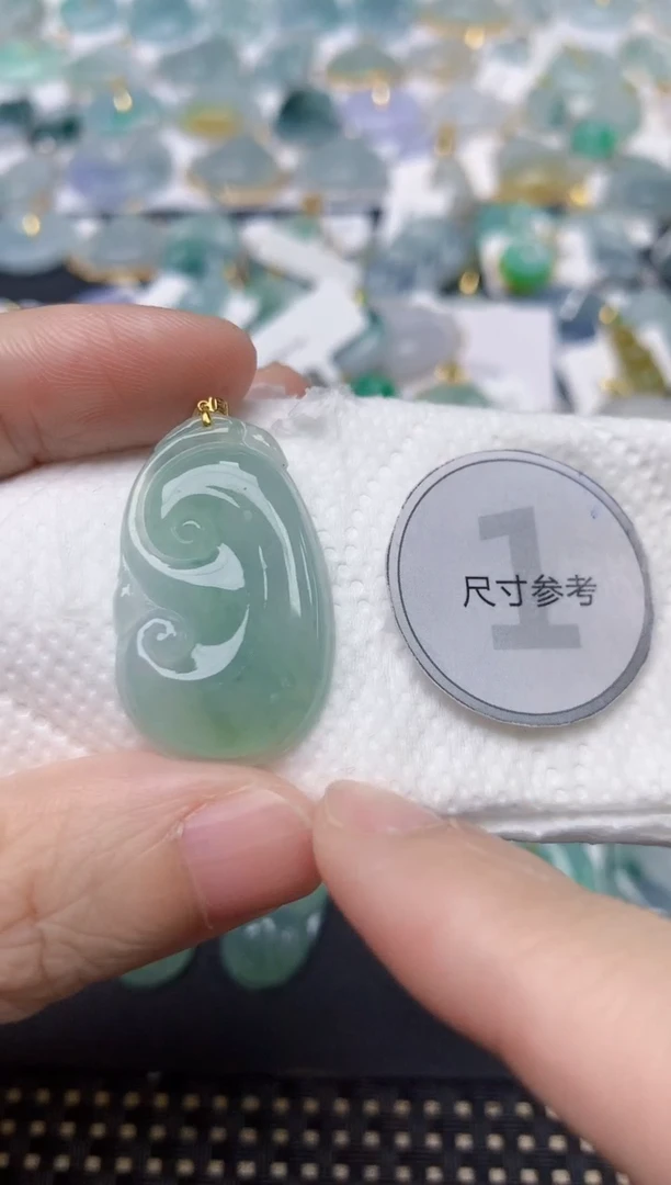 颈饰18K金镶嵌翡翠天然缅甸A货翡翠
