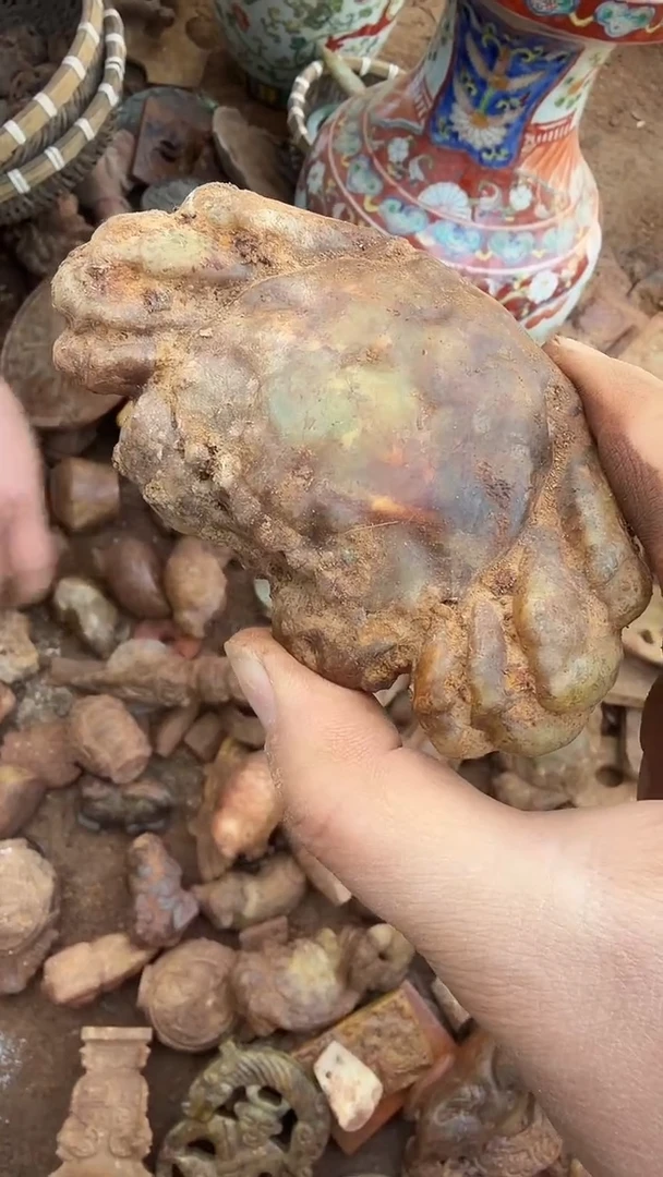 未镶嵌岫岩河磨玉（透闪石质玉）挂件牛*岫岩河磨玉