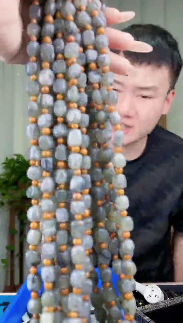 和田玉未镶嵌挂件拍一发一，多样性发货！
