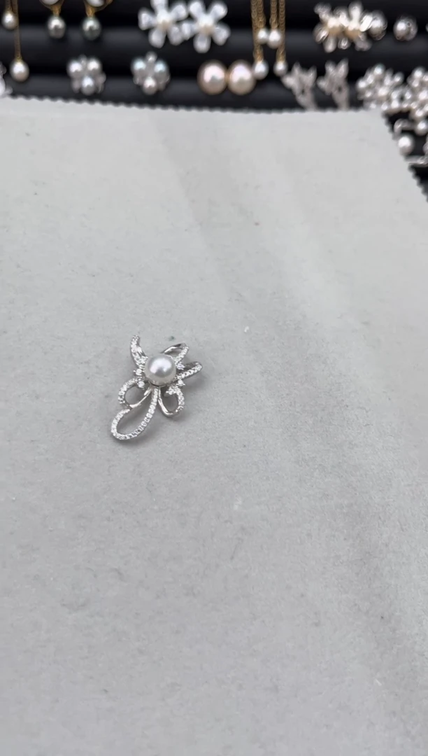 【闪购商品】海水珍珠颈饰银S925镶嵌S925海水吊坠