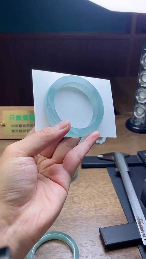 未镶嵌手镯定制翡翠微***豆定制